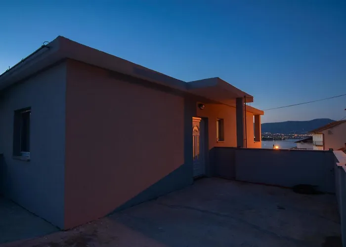 Apartments Pelja