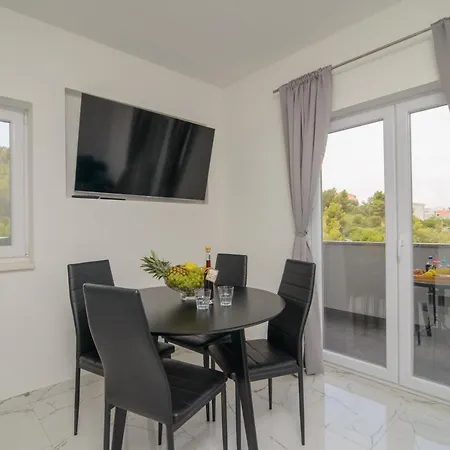 Apartments Pelja Trogir Exterior foto