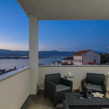 Apartments Pelja Trogir Exterior foto