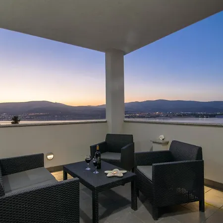 Apartments Pelja Trogir Exterior foto