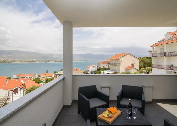 Apartments Pelja