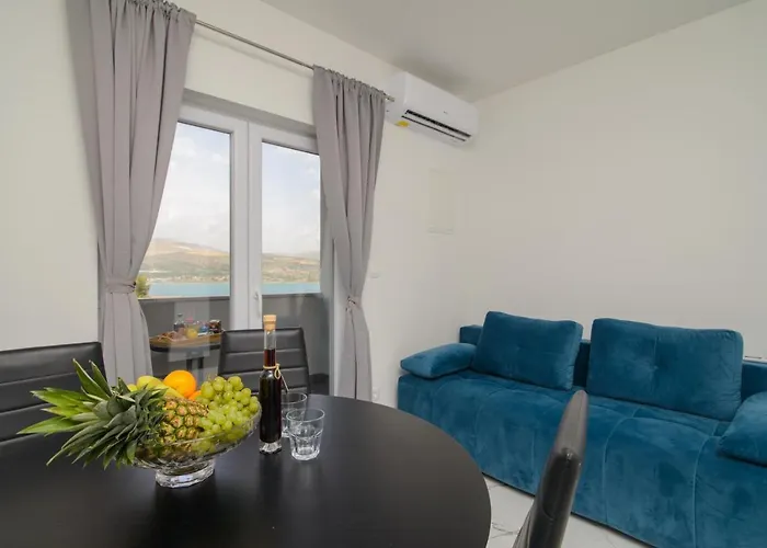 Apartments Pelja