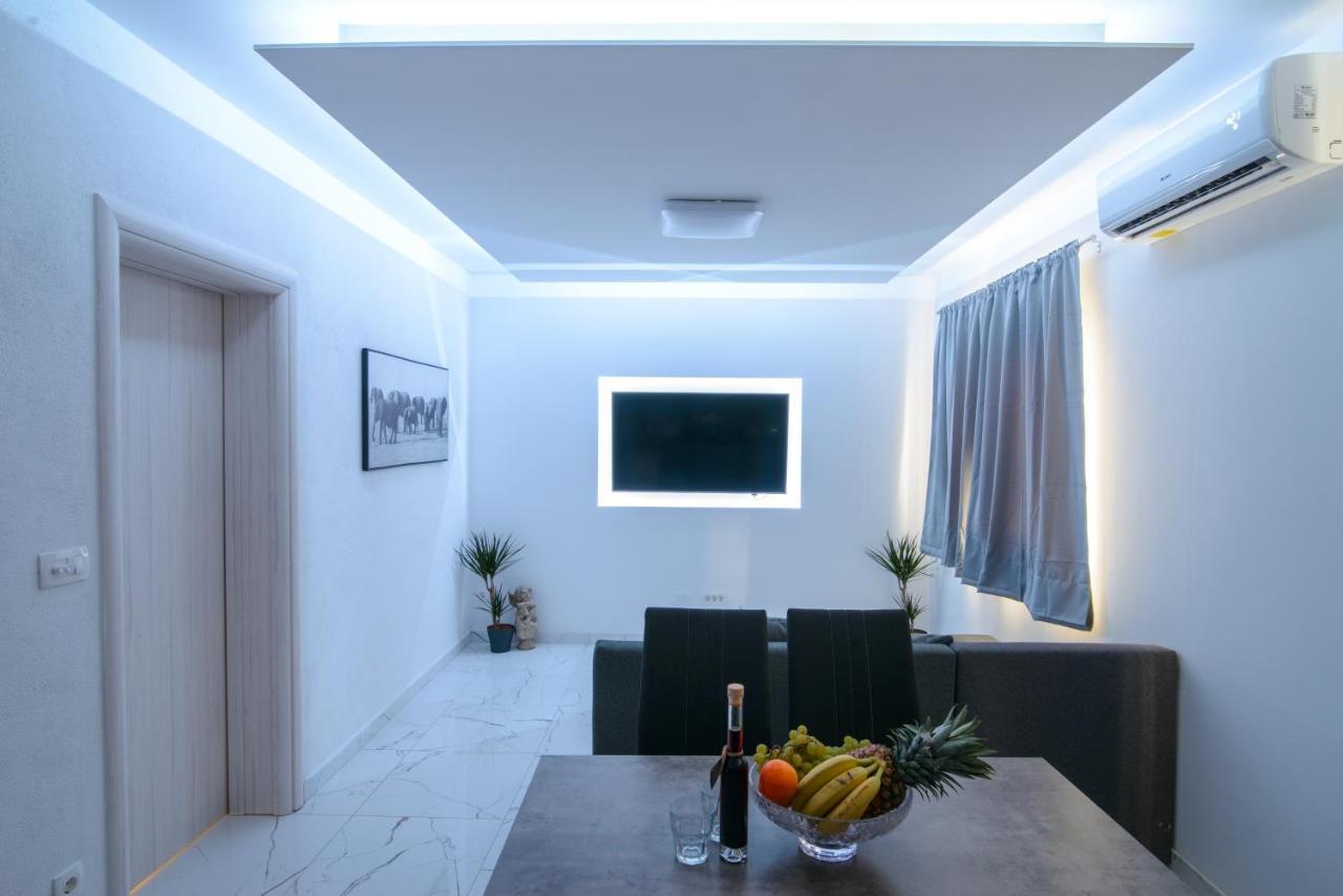 Pelja Apartment *
