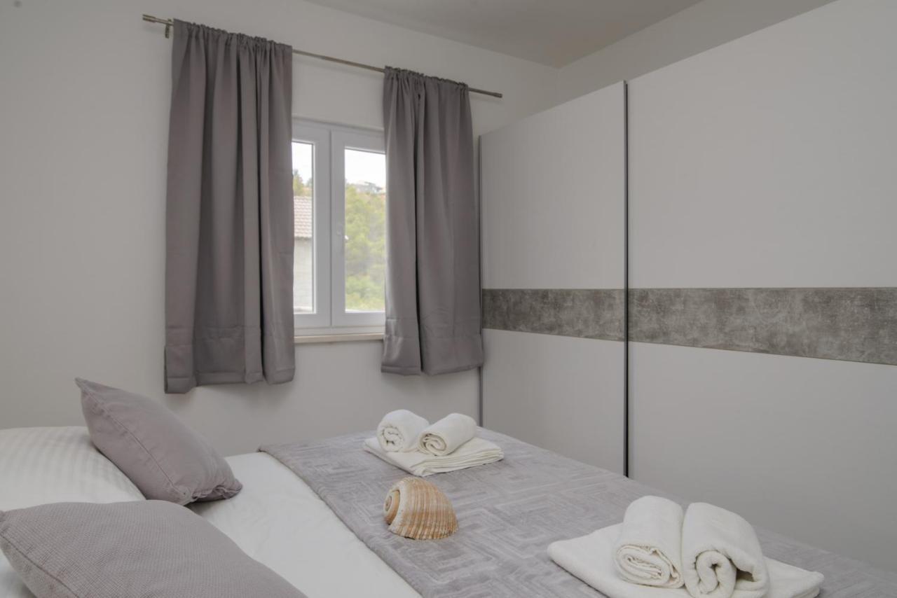 Apartment Pelja
