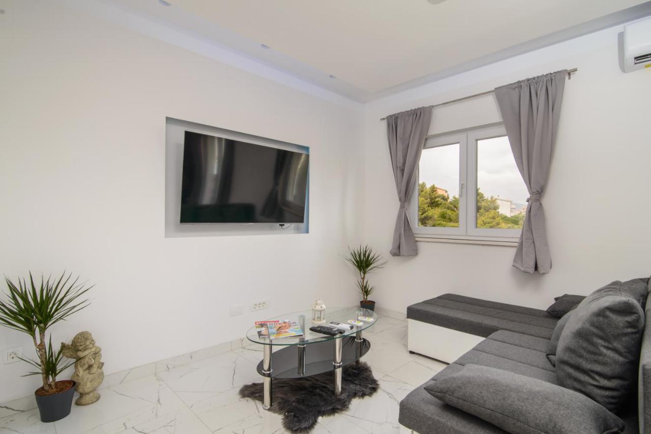 Apartment Pelja