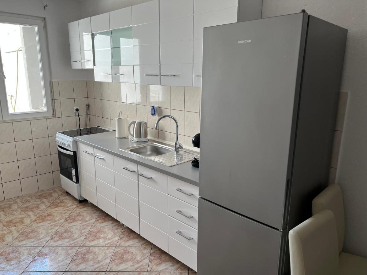 Pelja Apartment *